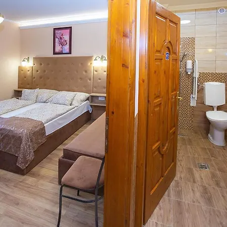 Kis Panzio*** ハイデゥソボスロー