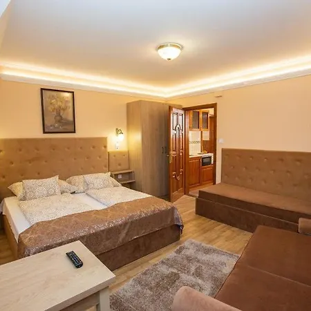 Kis Panzio*** Bed and Breakfast Hajdúszoboszló