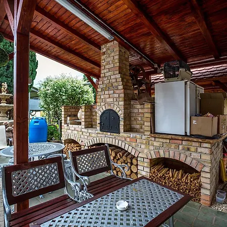 Alojamento de Acomodação e Pequeno-almoço Kis Panzió*** Hajdúszoboszló